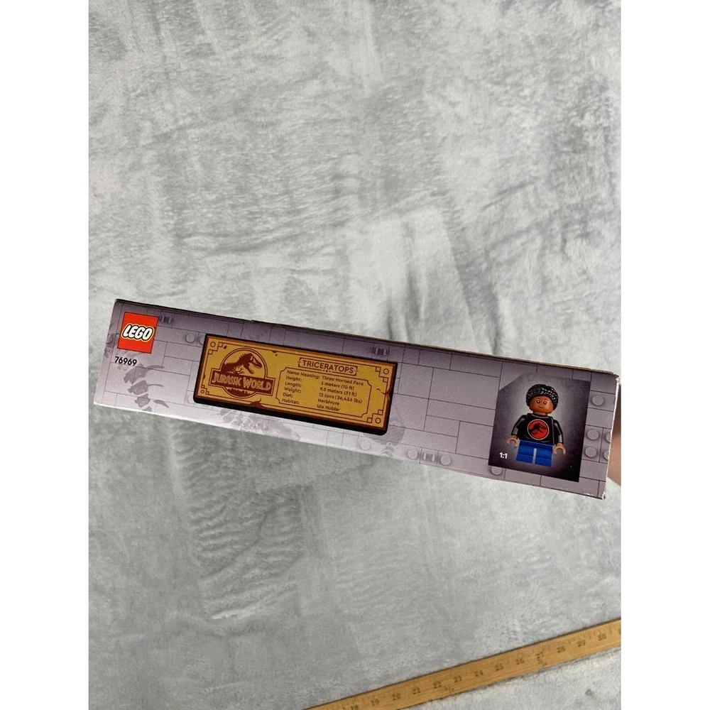 Lego 76969 Complete Set 468 Pieces Tan Plastic Includes Information Plaque - Picture 6 of 7